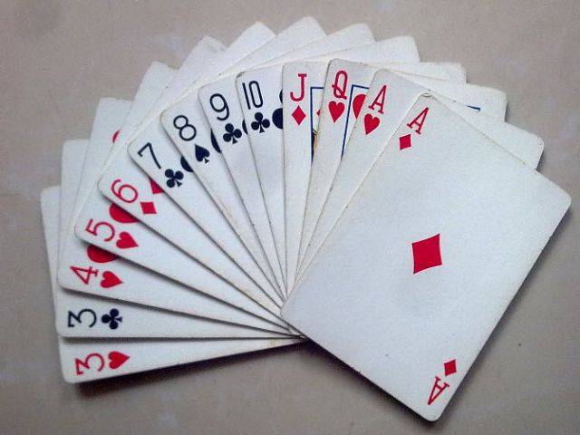 Tro choi danh bai hap dan ngay tren thiet bi di dong cua ban