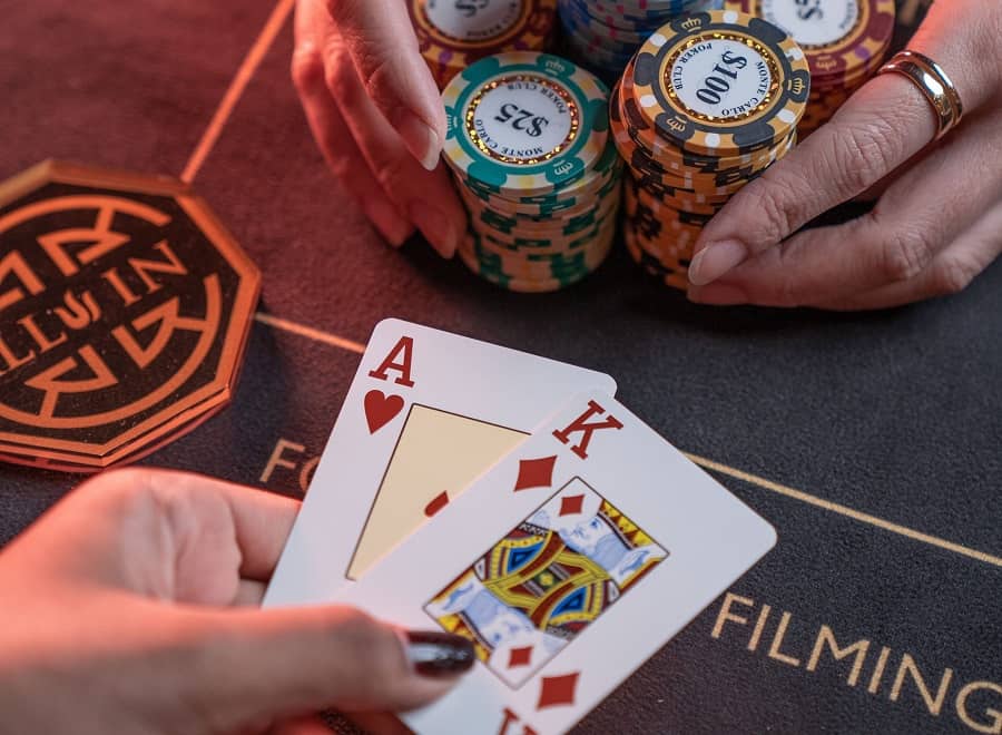 poker - tro choi uy tin va dang cap nhat tai cac song bai casino